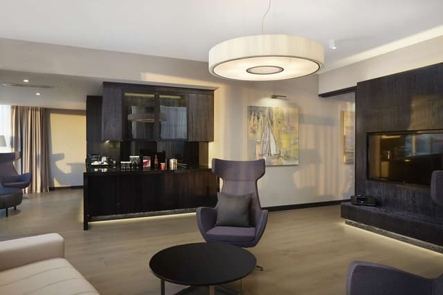 CONRAD SUITE