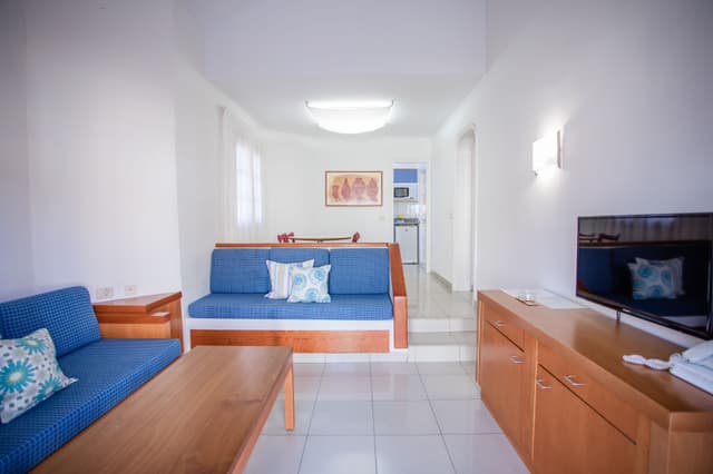 Large classic 1 bedroom bungalow