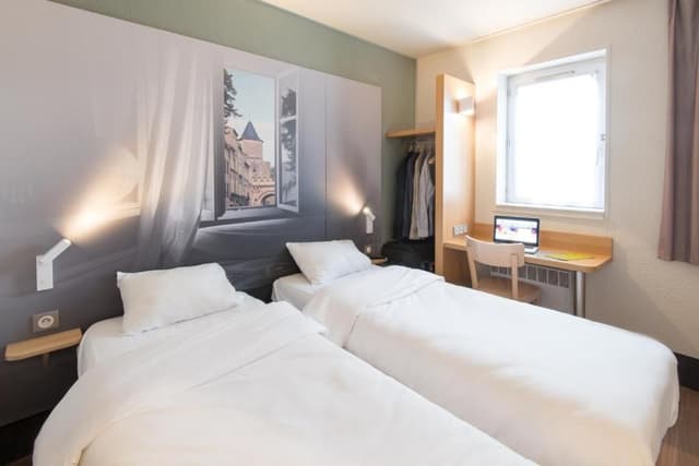 Twin Room - Non-Smoking