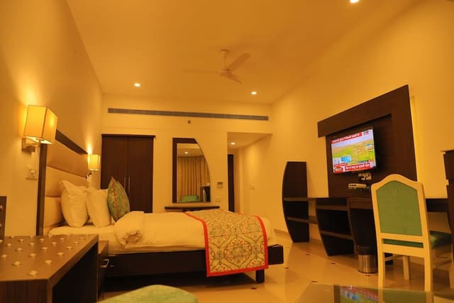 Deluxe Double or Twin Room, Hill View