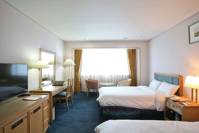 Standard Twin Room, City View