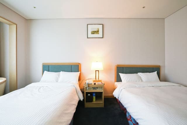 Standard Twin Room, City View