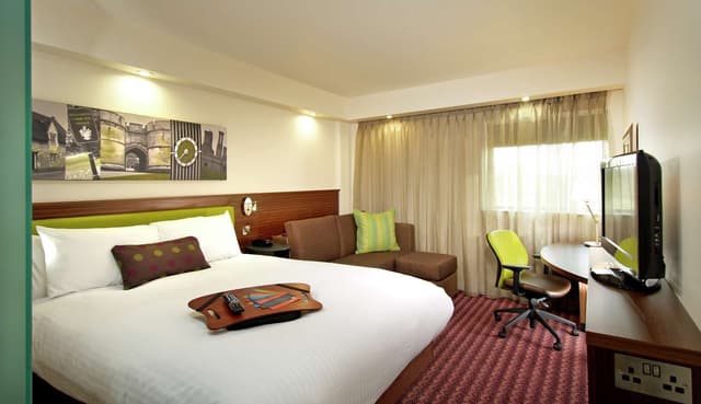 QUEEN ROOM WITH SOFA BED