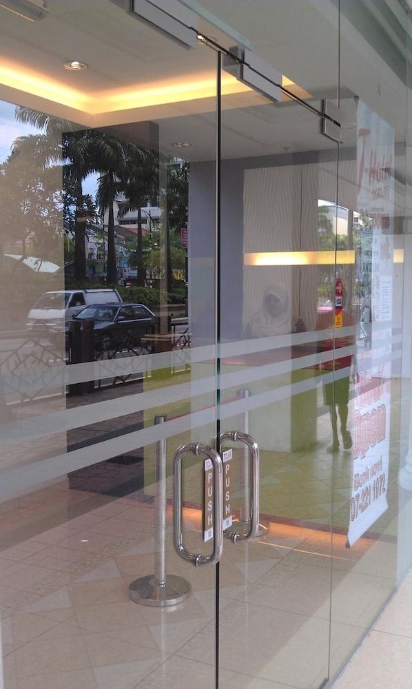 โรงแรมที ยะโฮร์ บาห์รู (T Hotel Johor Bahru)0