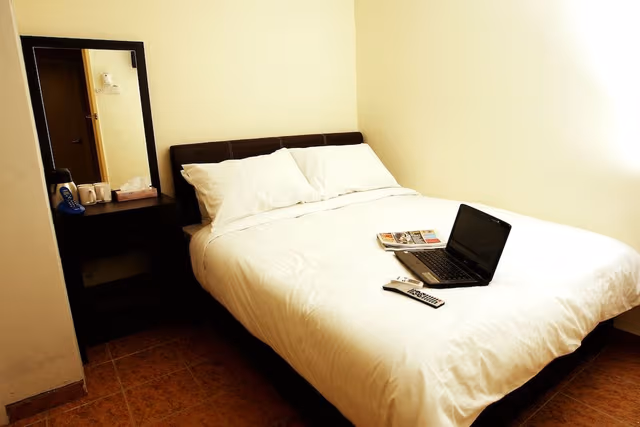 Superior Queen Room, No Window
