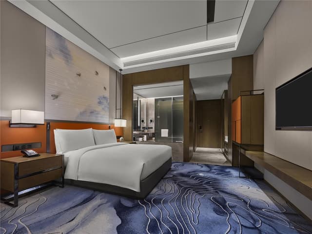 KING DELUXE ROOM
