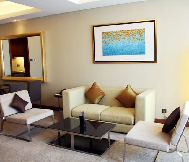 Executive Suite, 1 King Bed, Club Lounge Access