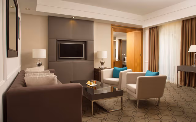KING ONE BEDROOM SUITE WITH BALCONY