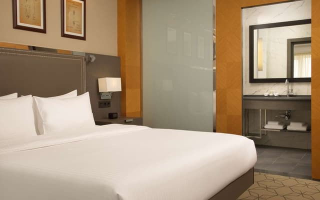 KING GUEST ROOM