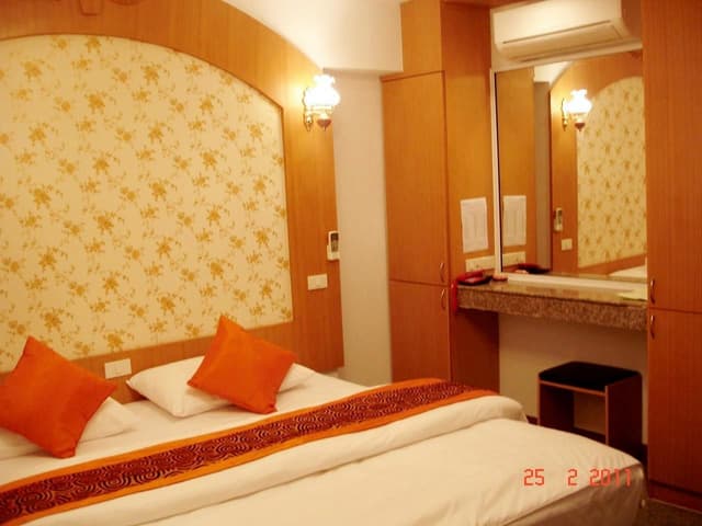 Superior King Bed