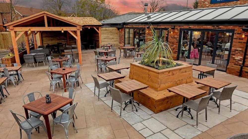 The Eaton Oak Inn4