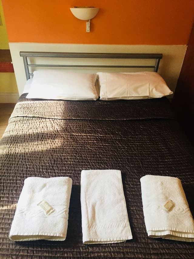 Basic Double Room, Shared Bathroom