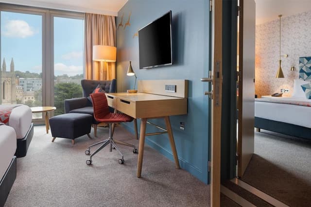 Family Room, 1 King Bed