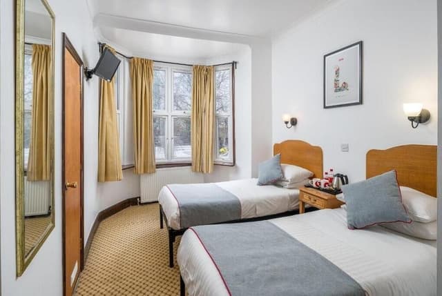 Standard Twin Room