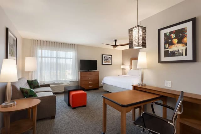 1 KING BED STUDIO SUITE NONSMOKING