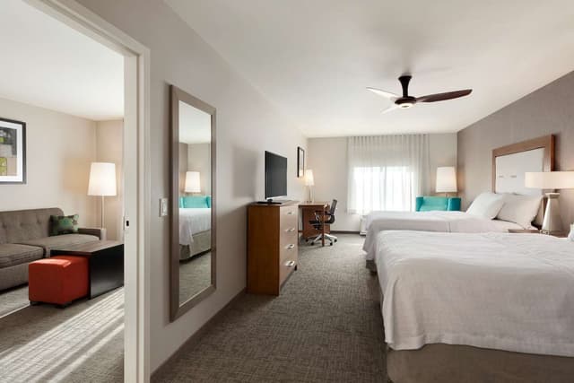 2 QUEEN BEDS 1 BEDROOM SUITE NONSMOKING