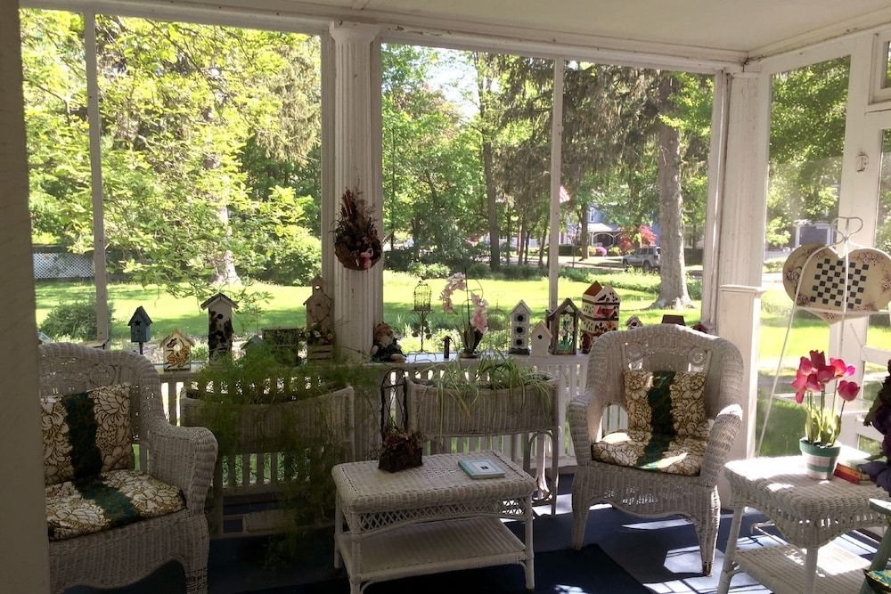 18 Vine Inn & Carriage House1