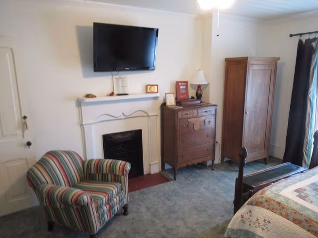 Standard Room, 1 King Bed