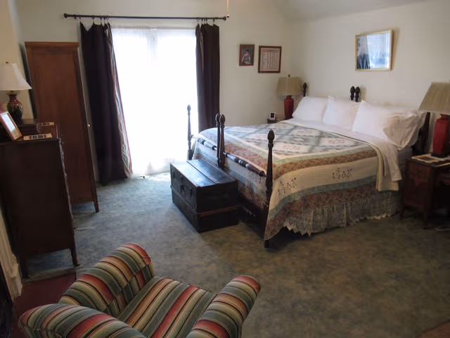 Standard Room, 1 King Bed