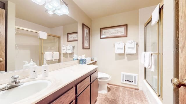 Condo, 2 Bedrooms