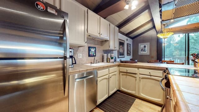 Condo, 3 Bedrooms