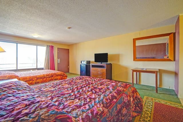 Room, 2 Queen Beds, Non Smoking