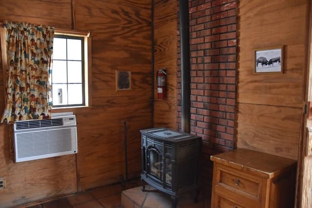 Cabin (Small Pine)