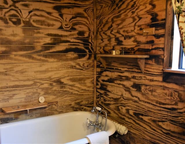 Cabin (Medium Pine)