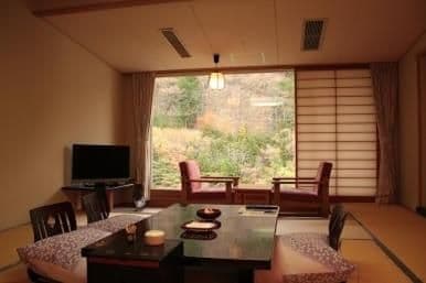 Japanese-Style Economy Room
