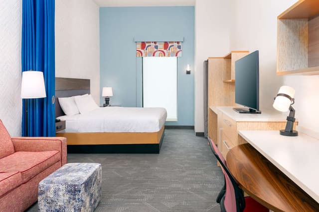 1 KING BED STUDIO SUITE NONSMOKING