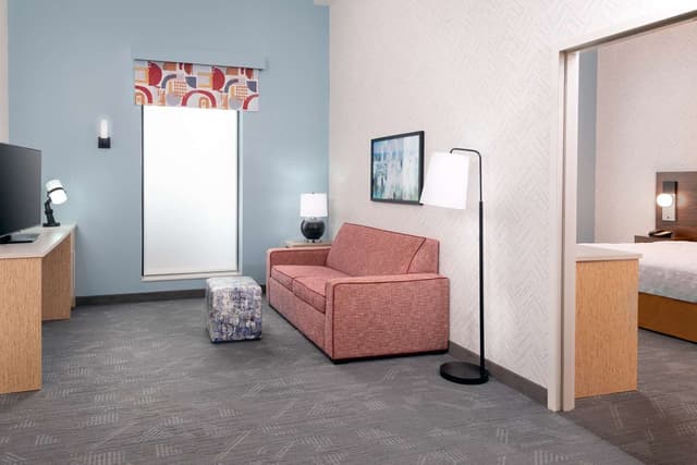 1KING ACCESSIBLE BATHTUB SUITE NONSMOKING