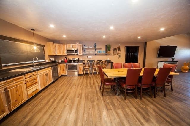 Big Buck Lodge B