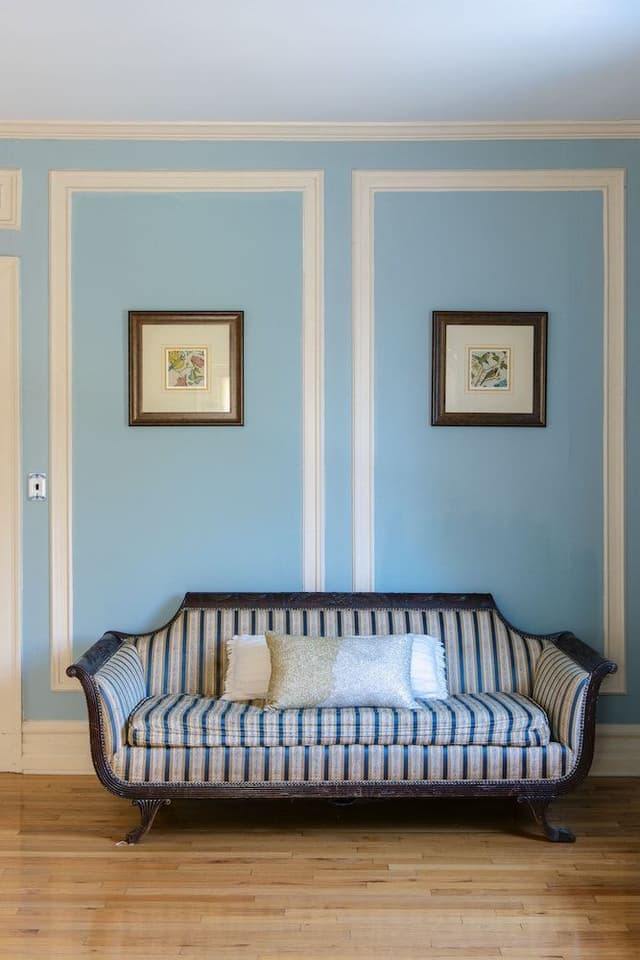 Room (Queen room)