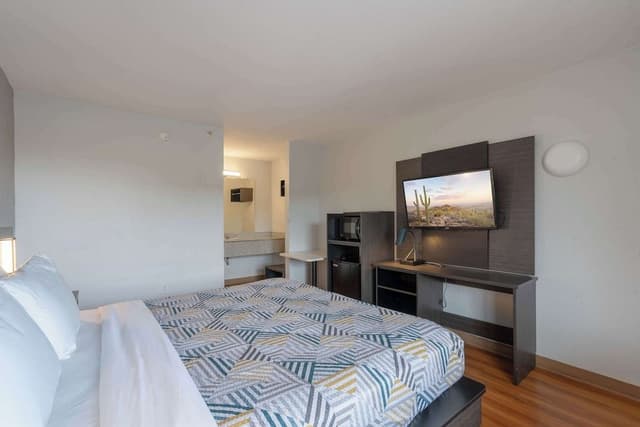 Standard Room, 1 Queen Bed, Smoking