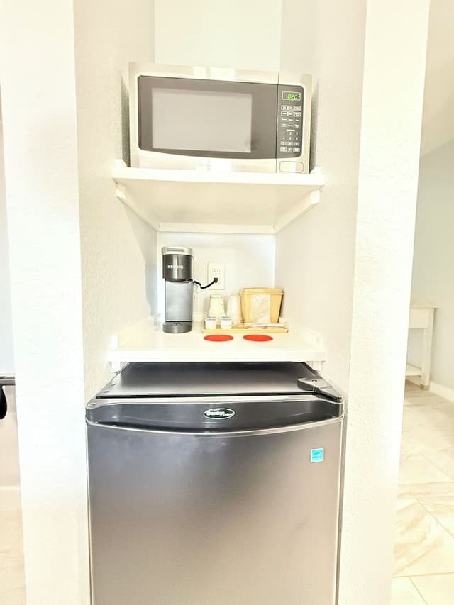 Deluxe Room, 2 Queen Beds, Non Smoking, Refrigerator & Microwave