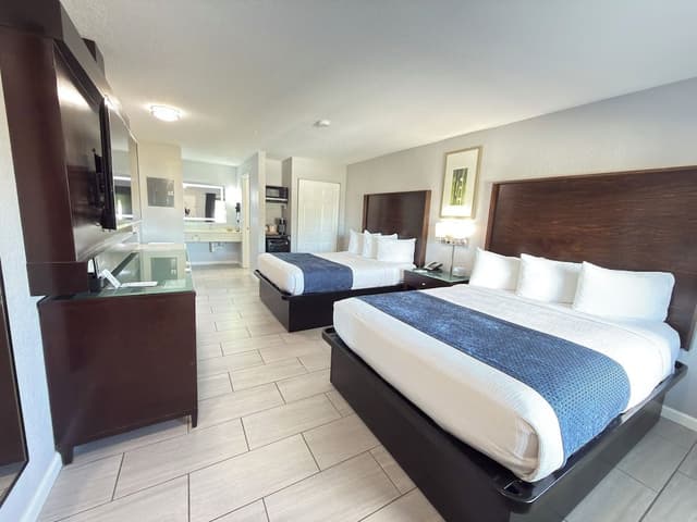 Standard Room, 2 Queen Beds, Non Smoking