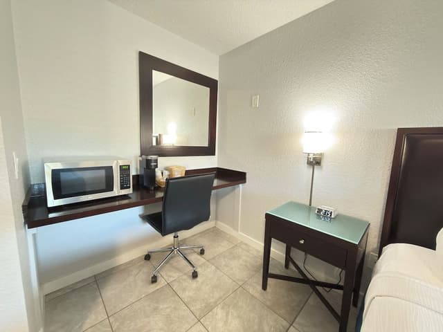 Standard Room, 1 King Bed, Non Smoking