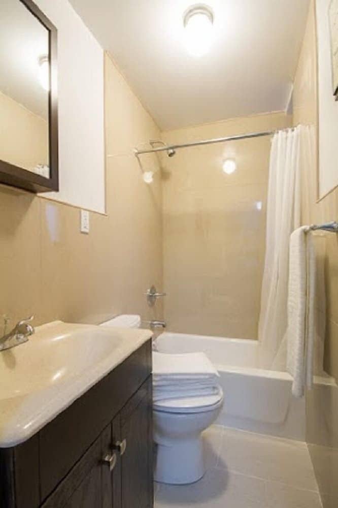 East Village - 2 Bedroom Apartment 3rd Floor - HOV 51649 East Village - 2 Bedroom Apartment 3rd Floor - HOV 51649