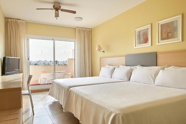CUADRUPLE ROOM 3+1
