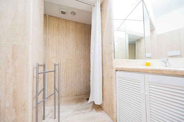 Charming 1 Bedroom Apartment with Balcony (Via Giulia 116)