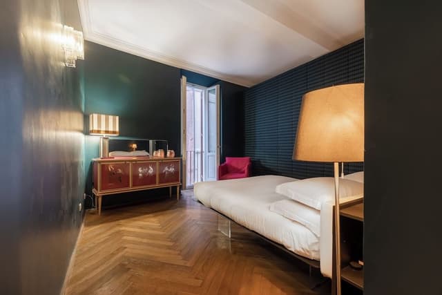 Chic and style 2 Bedroom Apartment with patio (Via Giulia 171)