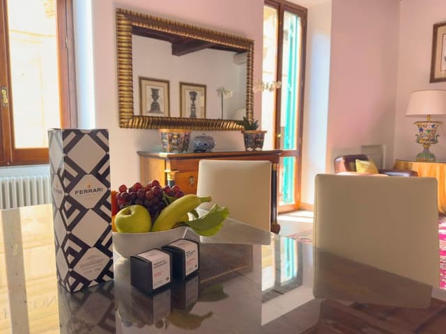 Charming 1 Bedroom Apartment with Balcony (Via Giulia 116)
