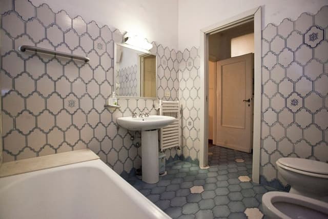 Classic 2 Bedroom Apartment (Via Giulia 89)