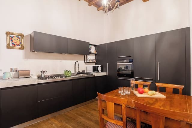 Chic and style 2 Bedroom Apartment with patio (Via Giulia 171)