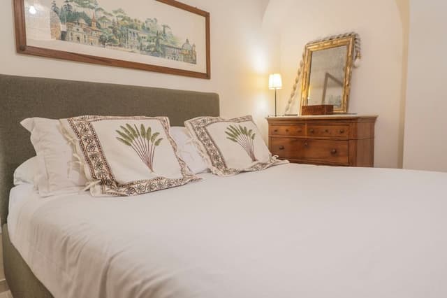 Charming Atelier 1 Bedroom Apartment (Via Giulia 114)