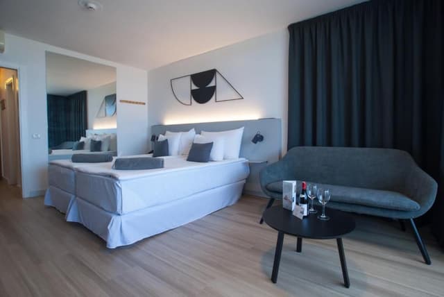 Junior Suite Estándar (2 Adultos)