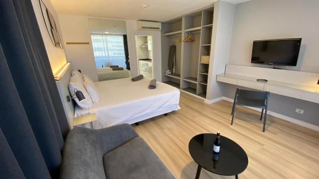 Junior Suite Vista Piscina (2 Adultos)