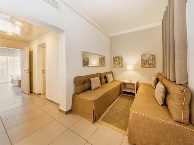 Family Queen or Twin Room, Garden View