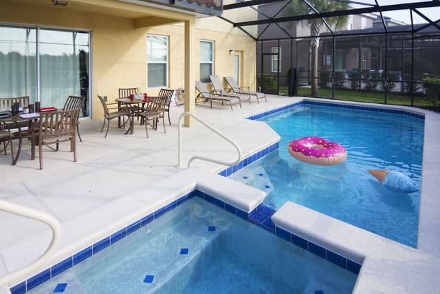 ACO PREMIUM – 5 Bed with pool and Game Room (1604)