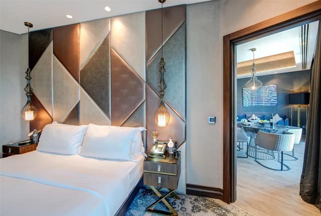 KING ONE BEDROOM SUITE WITH TERRACE